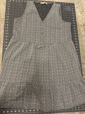 LOFT Black and White Textured Sleeveless V-Neck Dress